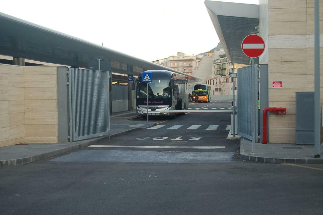 巴勒莫Terminal Bus Cairoli住宿加早餐旅馆 外观 照片